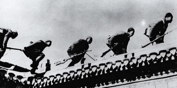 他是八路军被俘级别最高将领，后来如何逃出？1955年是什么军衔？
